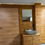 Ξενοδοχείο με διαμερίσματα Riverside 4*