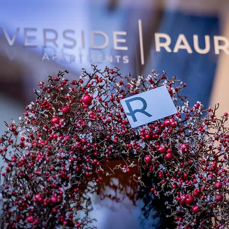 מלון דירות Riverside 4*