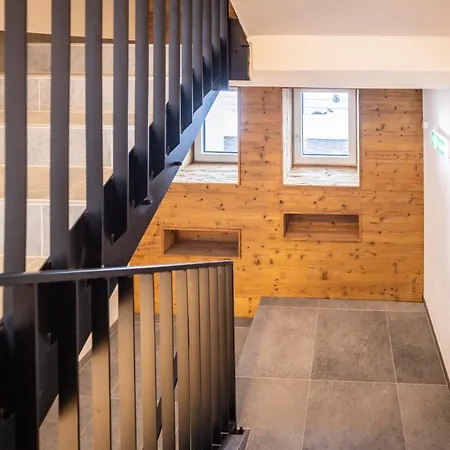 Riverside ראוריס