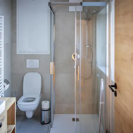 Riverside 4* ראוריס