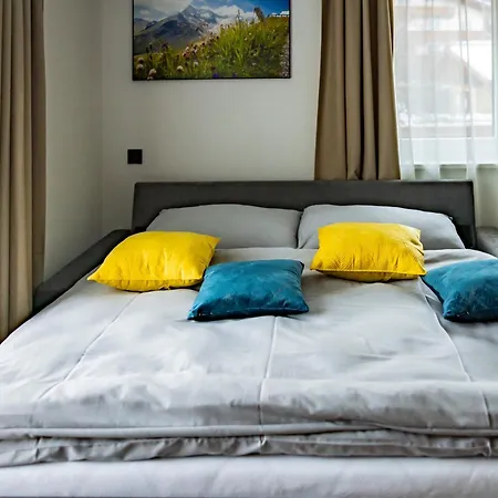 Riverside Aparthotel 4*