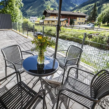 Aparthotel Riverside